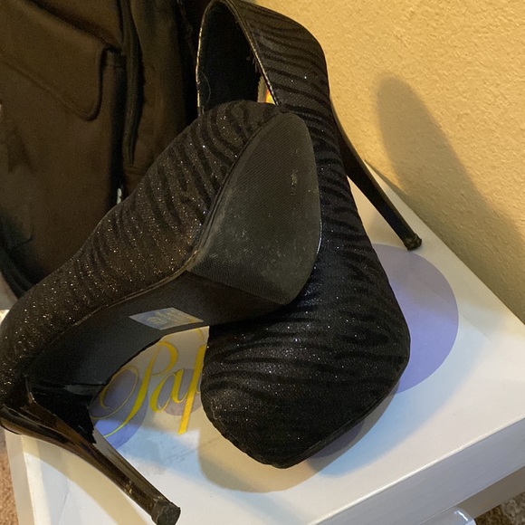 Semi brand new - Picture 3 of 3